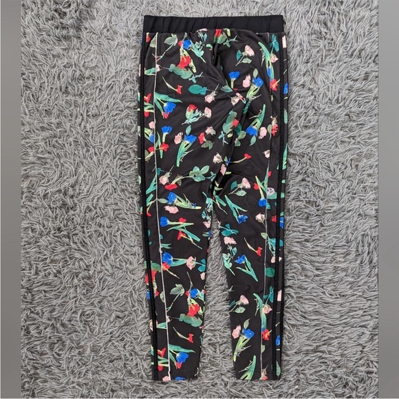 Adidas Floral. Original - Picture 6 of 10